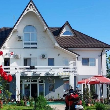 Tina Guest House Basarabi Buitenkant foto