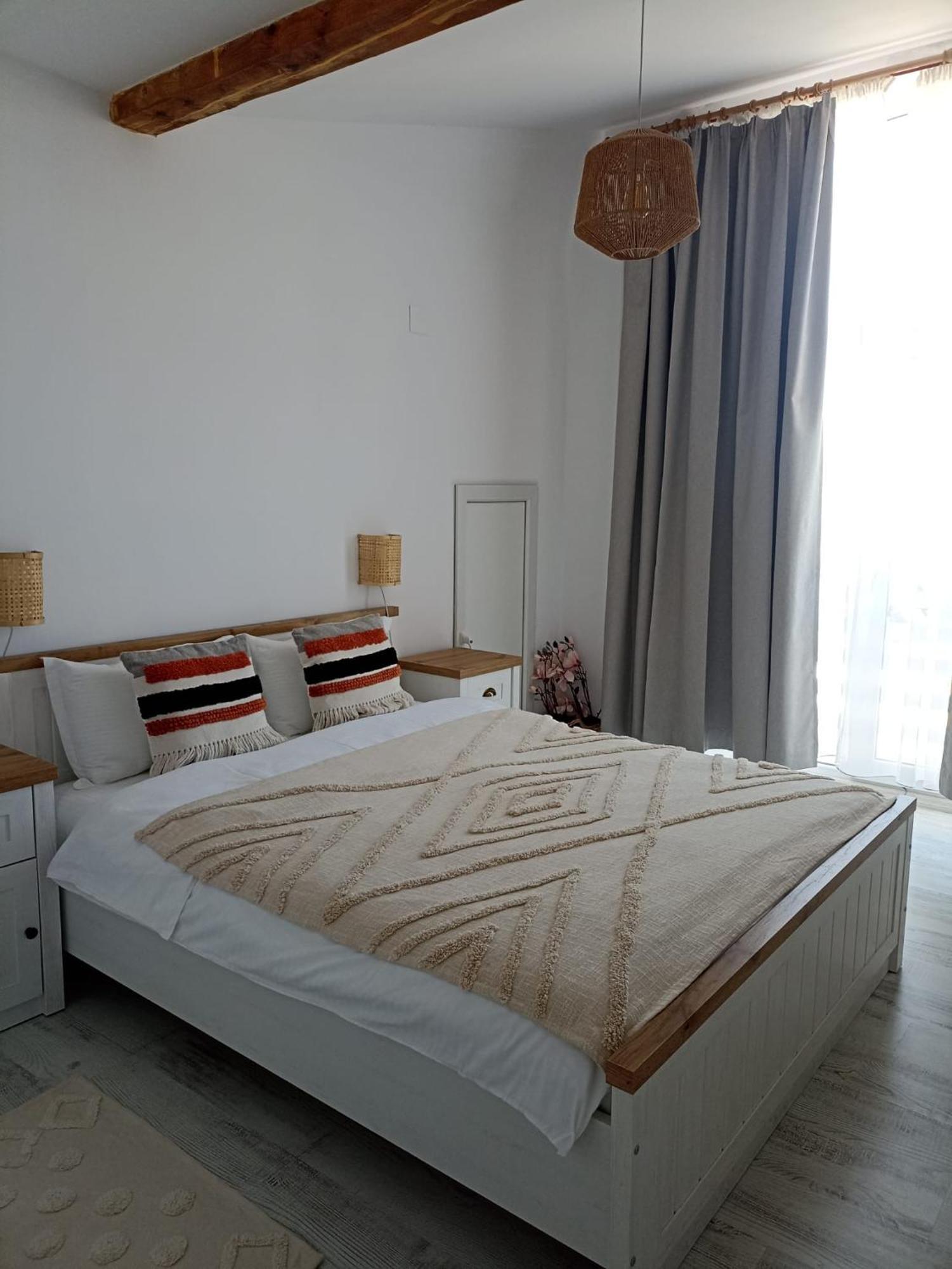 Tina Guest House Basarabi Buitenkant foto