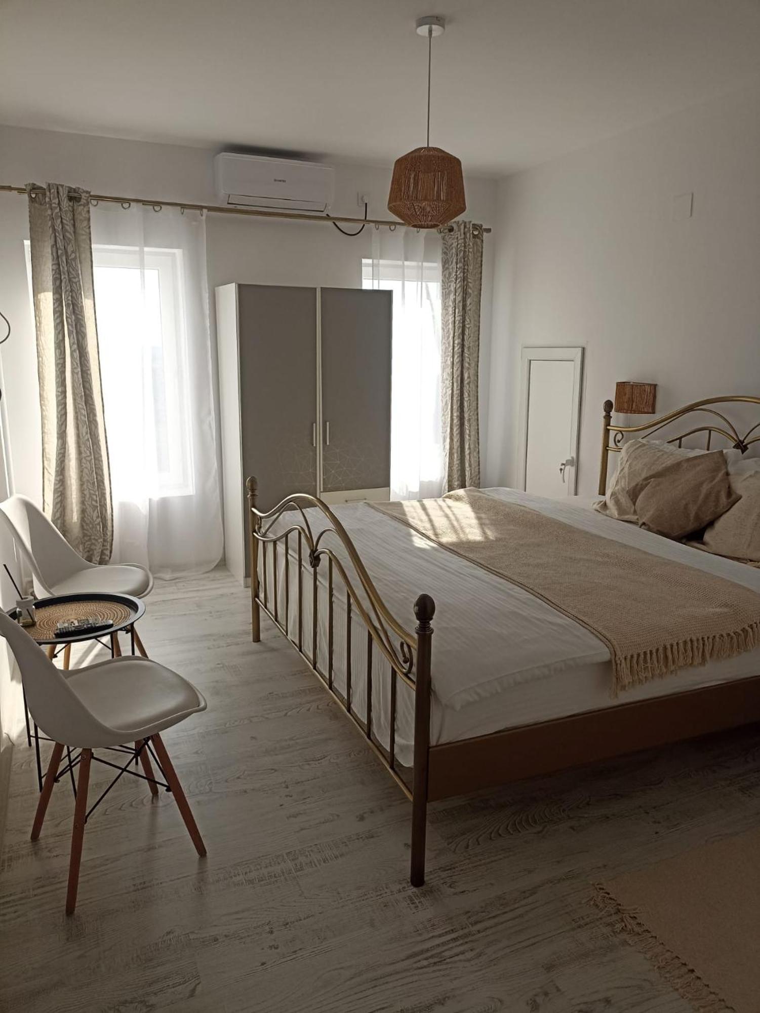 Tina Guest House Basarabi Buitenkant foto