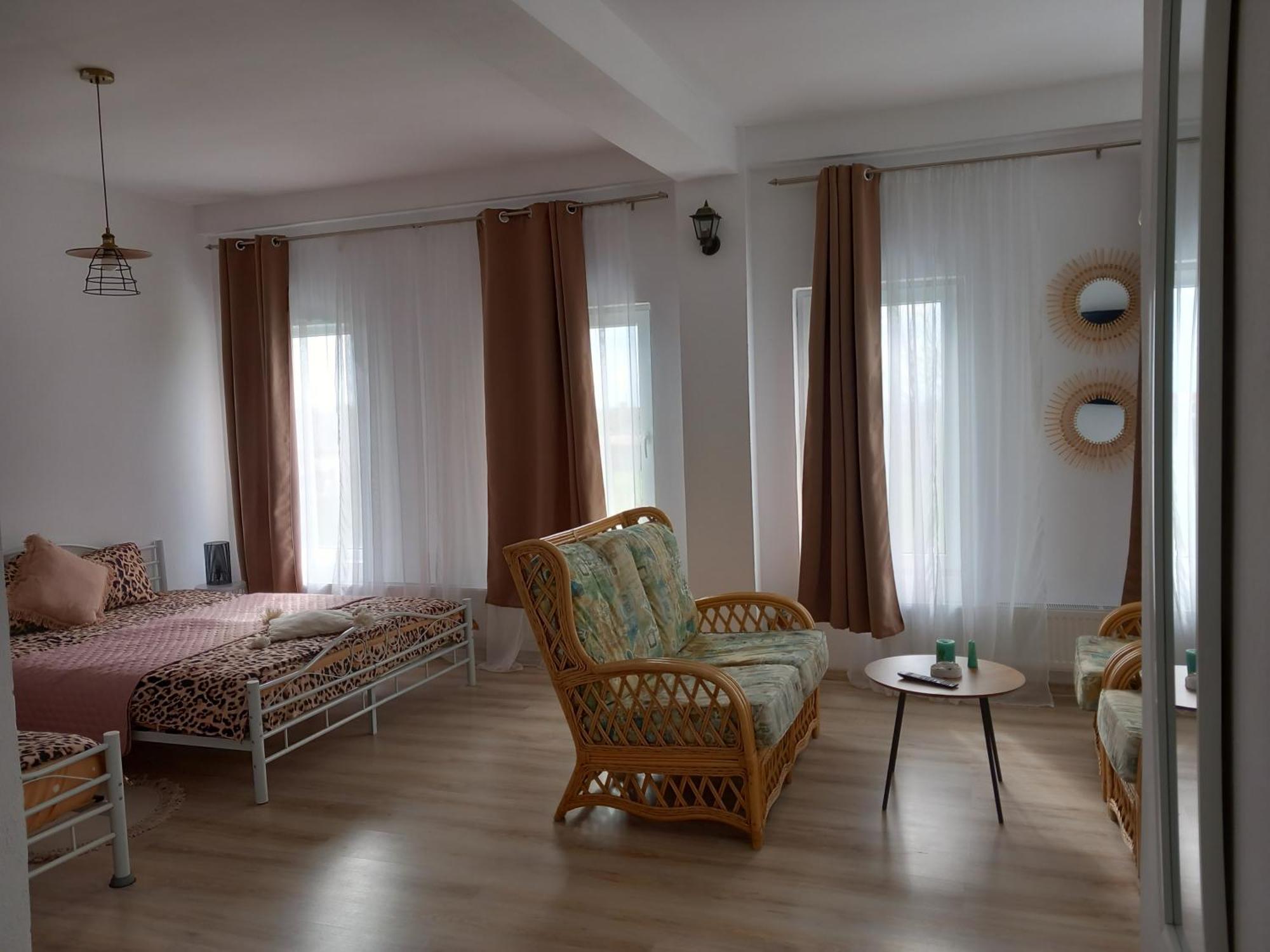 Tina Guest House Basarabi Buitenkant foto
